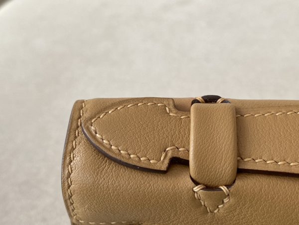 Kelly Pochette Swift Biscuit (4B) Gold Hardware - Image 4