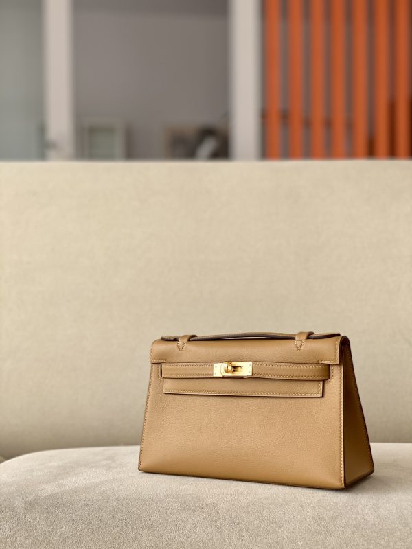 Kelly Pochette Swift Biscuit (4B) Gold Hardware - Image 3