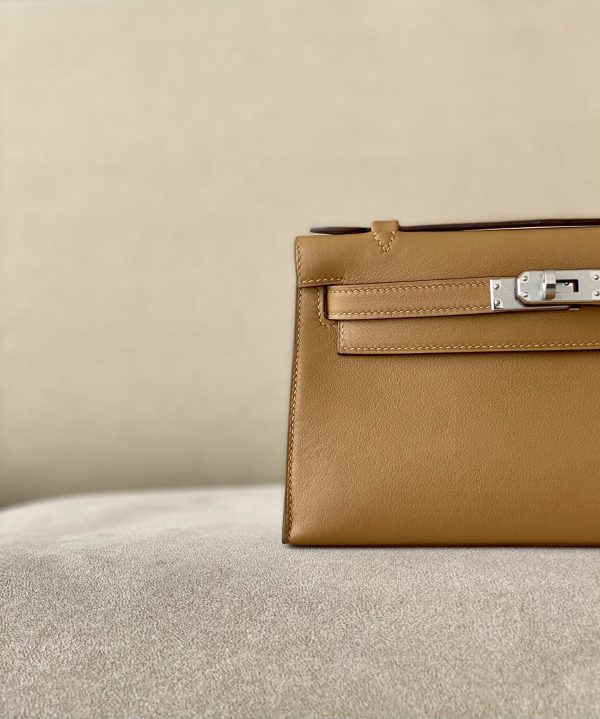 Kelly Pochette Swift Biscuit (4B) Palladium Hardware - Image 10