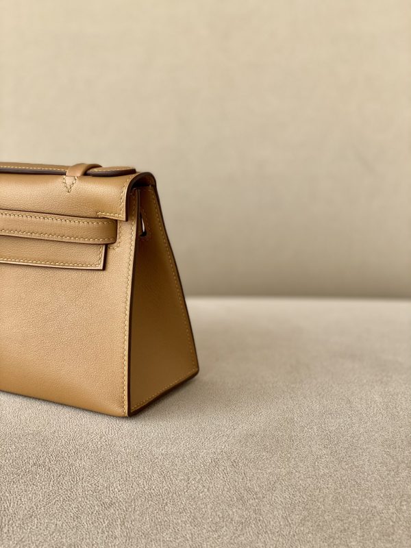 Kelly Pochette Swift Biscuit (4B) Palladium Hardware - Image 9
