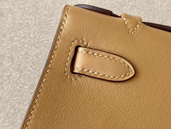 Kelly Pochette Swift Biscuit (4B) Palladium Hardware - Image 8