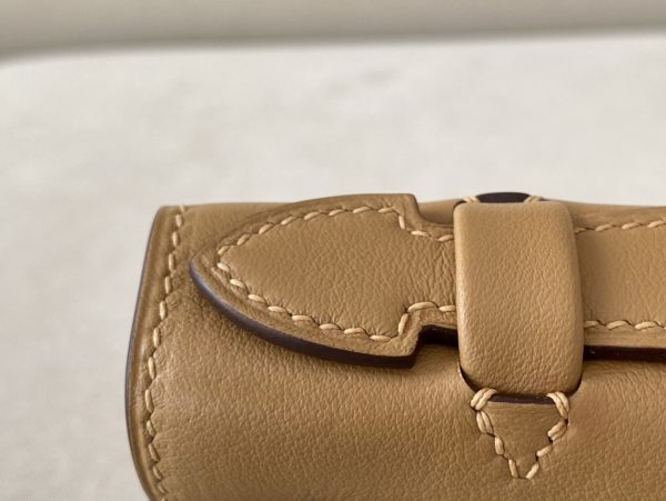 Kelly Pochette Swift Biscuit (4B) Palladium Hardware - Image 4