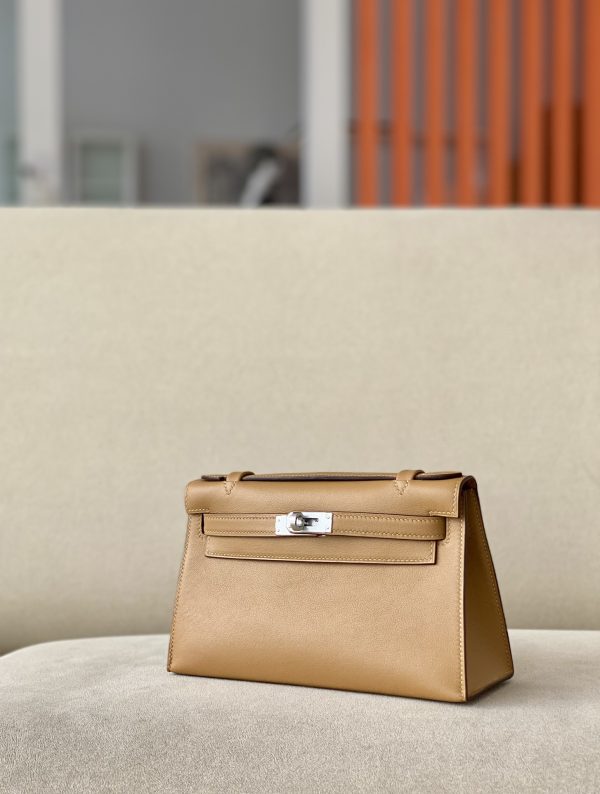 Kelly Pochette Swift Biscuit (4B) Palladium Hardware - Image 3