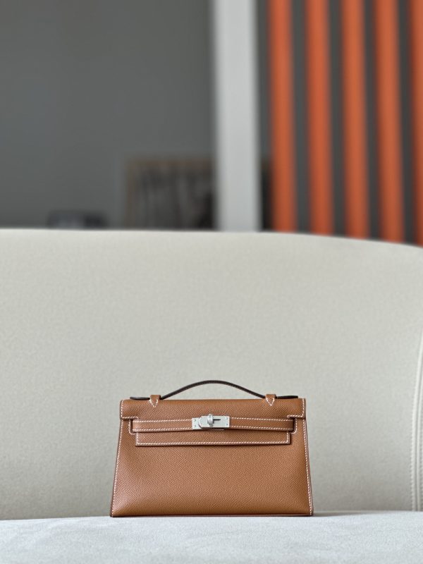Kelly Pochette Epsom Gold (37) Palladium Hardware
