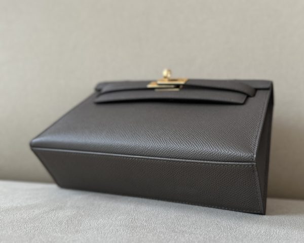 Kelly Pochette Epsom Etain  (8F) Gold Hardware - Image 9