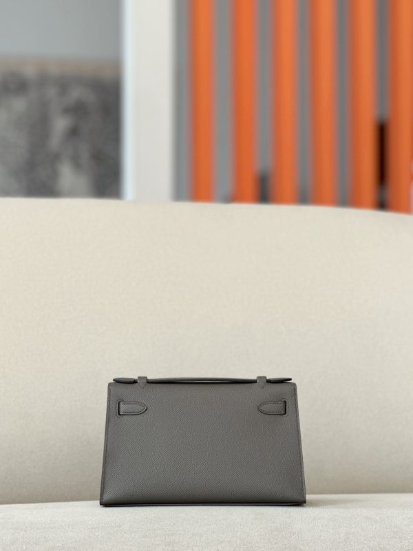 Kelly Pochette Epsom Etain  (8F) Gold Hardware - Image 3