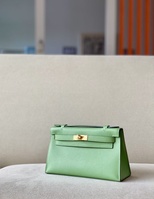 Kelly Pochette Epsom Vert Criquet  (3I) Gold Hardware - Image 3