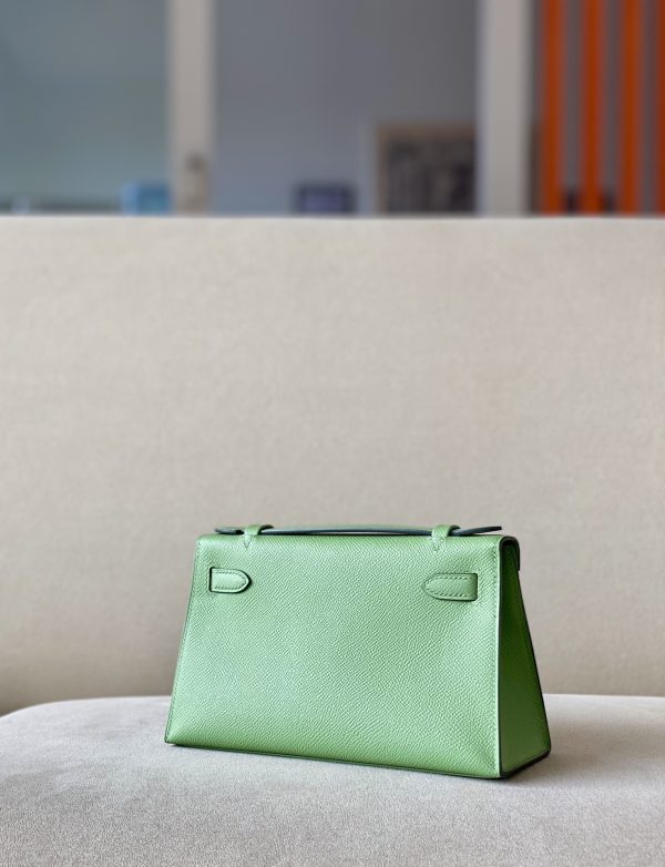 Kelly Pochette Epsom Vert Criquet  (3I) Gold Hardware - Image 2