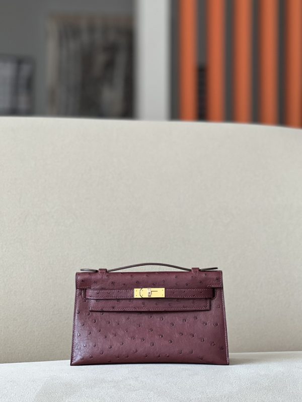 Kelly Pochette Ostrich Rouge Sellier (0G) Gold Hardware