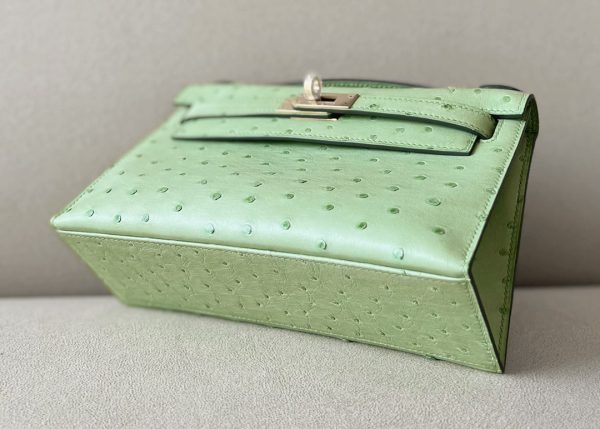 Kelly Pochette Ostrich Vert Criquet (3I) Gold Hardware - Image 10