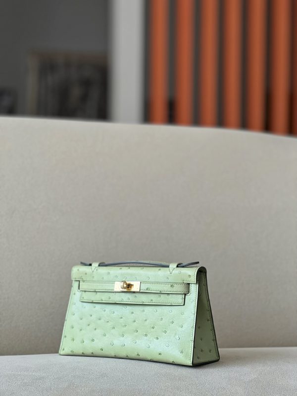 Kelly Pochette Ostrich Vert Criquet (3I) Gold Hardware - Image 3