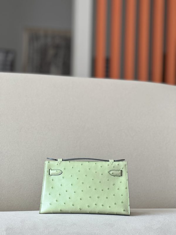 Kelly Pochette Ostrich Vert Criquet (3I) Gold Hardware - Image 2