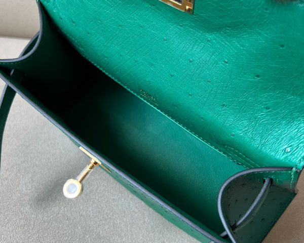Kelly Pochette Ostrich Vert Vertigo (U4) Gold Hardware - Image 5