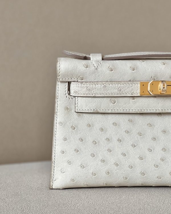 Kelly Pochette Ostrich Beton (8L) Gold Hardware - Image 11