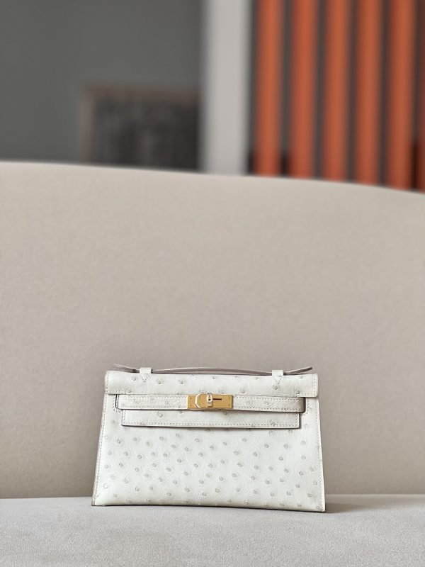 Kelly Pochette Ostrich Beton (8L) Gold Hardware