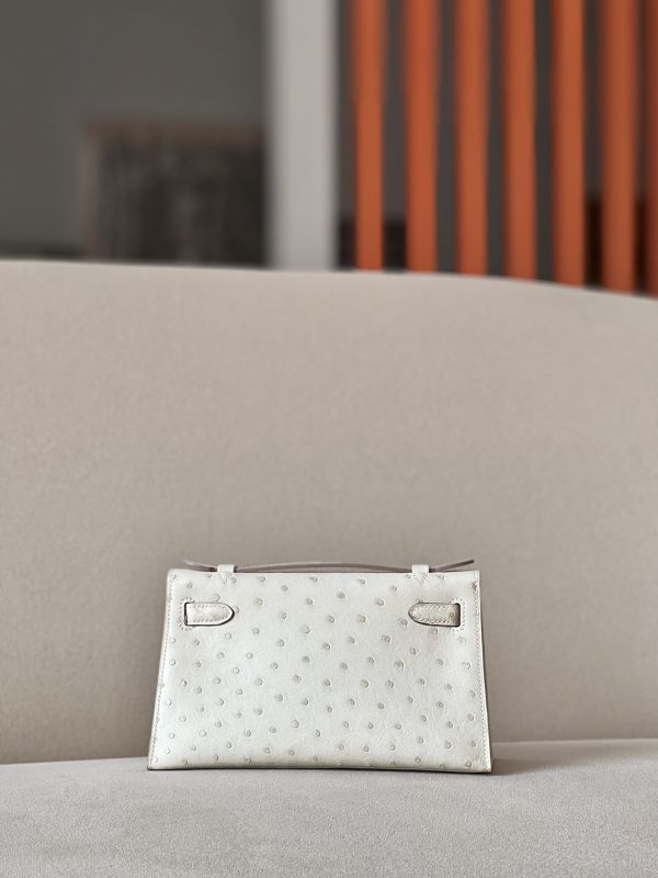 Kelly Pochette Ostrich Beton (8L) Gold Hardware - Image 2