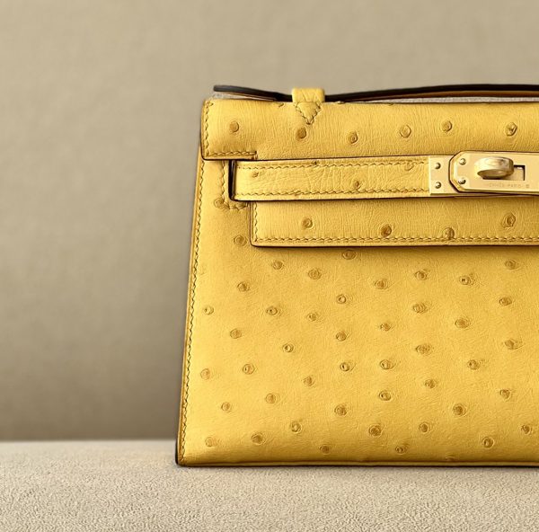 Kelly Pochette Ostrich Jaune Amber (9D) Gold Hardware - Image 11