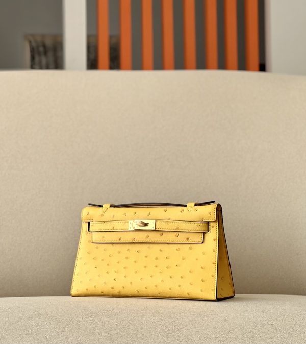 Kelly Pochette Ostrich Jaune Amber (9D) Gold Hardware - Image 2