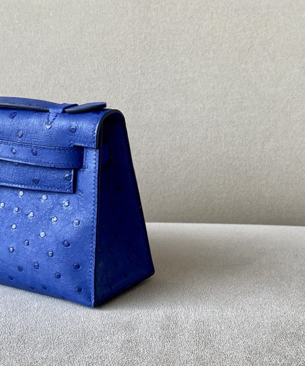 Kelly Pochette Ostrich Bleu Hydra (T7) Gold Hardware - Image 9
