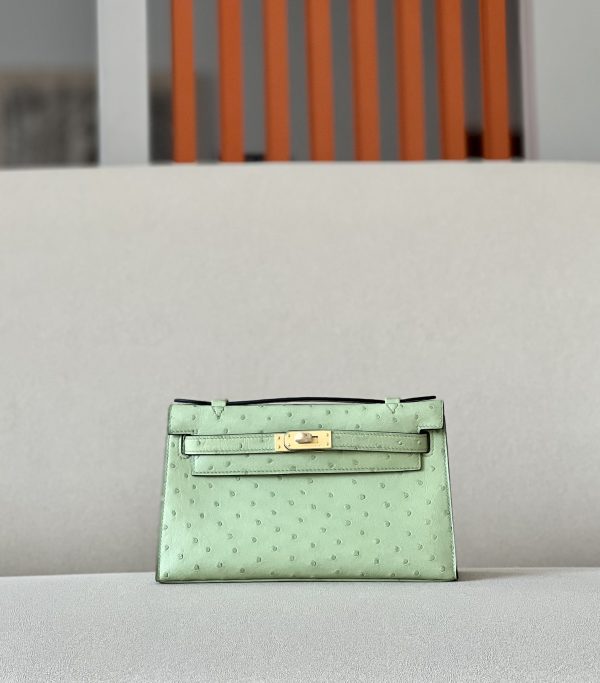 Kelly Pochette Ostrich Granny (K6) Gold Hardware