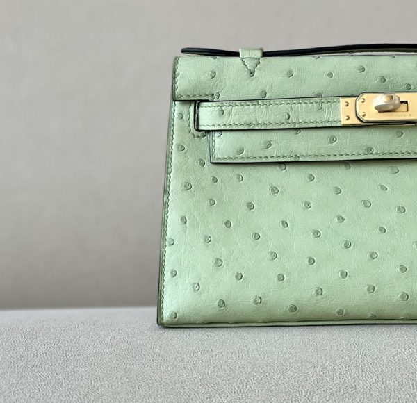 Kelly Pochette Ostrich Granny (K6) Gold Hardware - Image 11