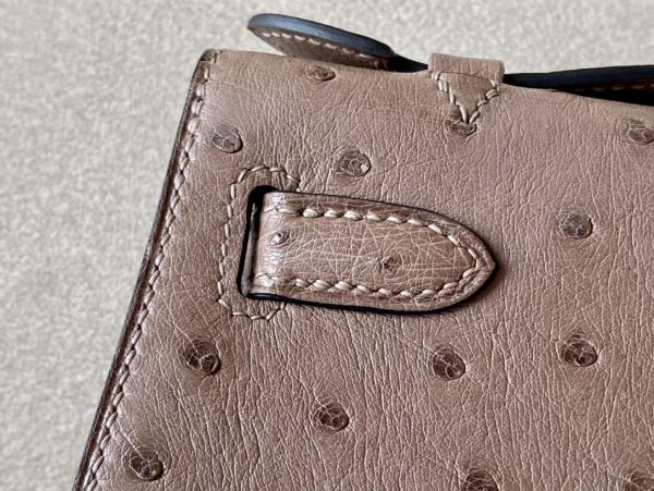 Kelly Pochette Ostrich Gris Tourterelle (81) Gold Hardware - Image 8