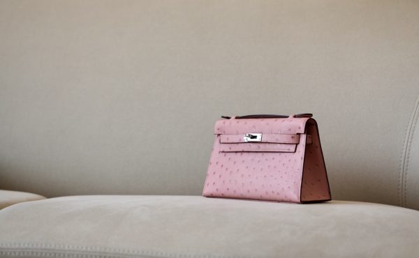 Kelly Pochette Ostrich Rose Sakura (3Q) Palladium Hardware - Image 3