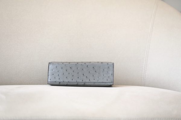 Kelly Pochette Ostrich Gris Asphalte (M8) Gold Hardware - Image 7