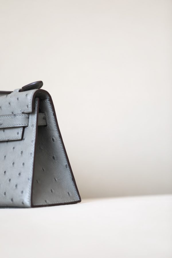 Kelly Pochette Ostrich Gris Asphalte (M8) Gold Hardware - Image 6