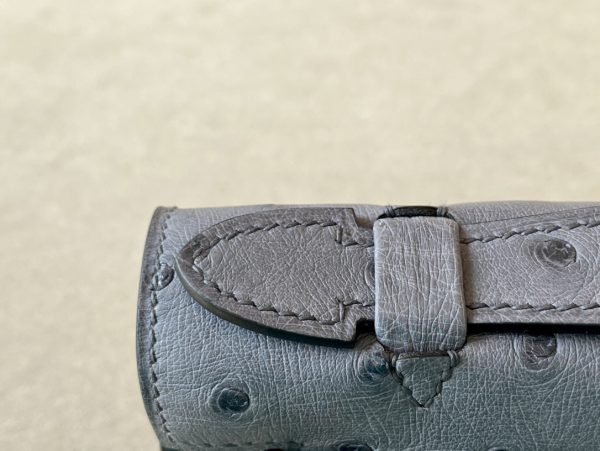 Kelly Pochette Ostrich Gris Agate (82) Gold Hardware - Image 8