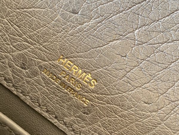 Kelly Pochette Ostrich Gris Agate (82) Gold Hardware - Image 6