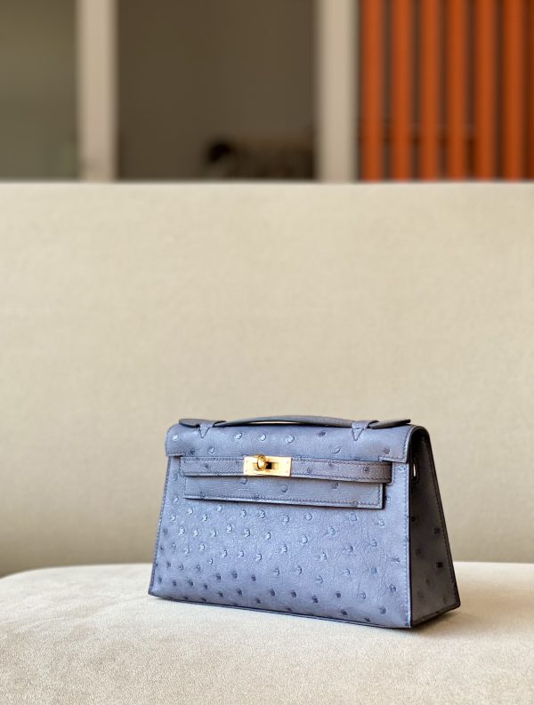 Kelly Pochette Ostrich Gris Agate (82) Gold Hardware - Image 2