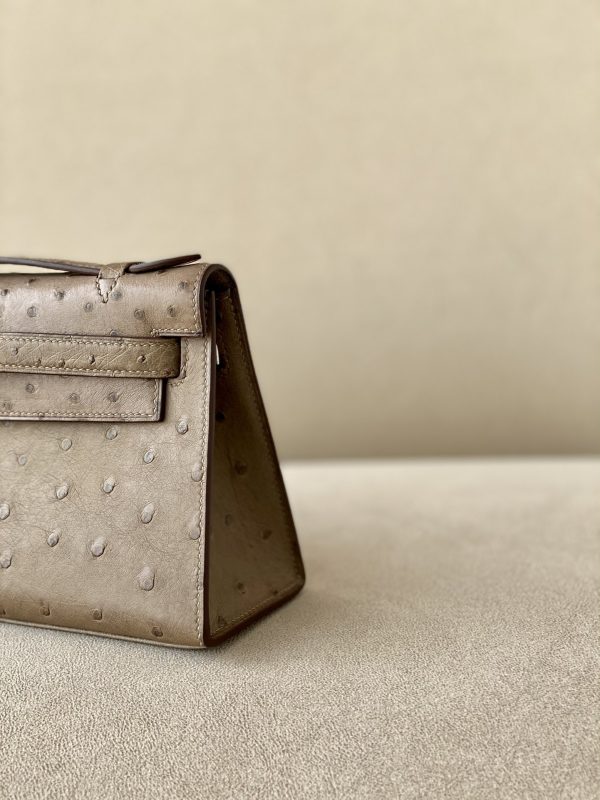 Kelly Pochette Ostrich Etoupe (18) Gold Hardware - Image 9