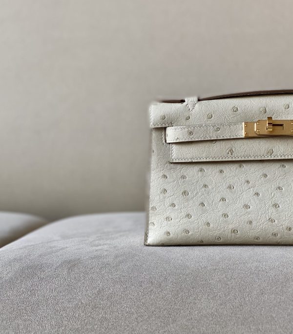 Kelly Pochette Ostrich Parchemin (3C) Gold Hardware - Image 11