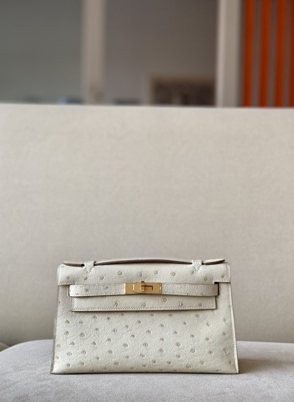 Kelly Pochette Ostrich Parchemin (3C) Gold Hardware