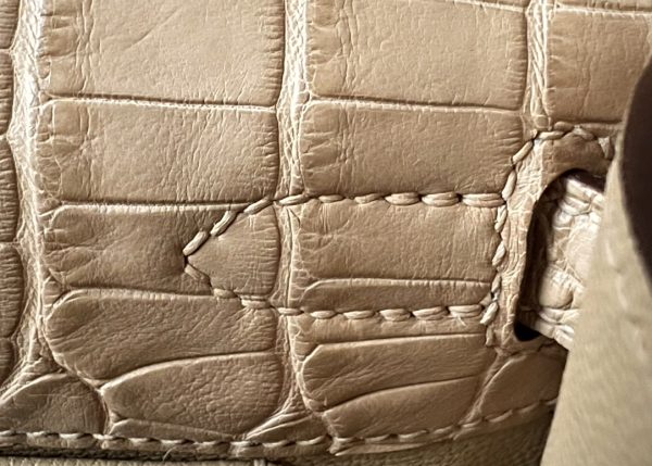 Kelly Pochette Alligator Chai (0M) Gold Hardware - Image 9