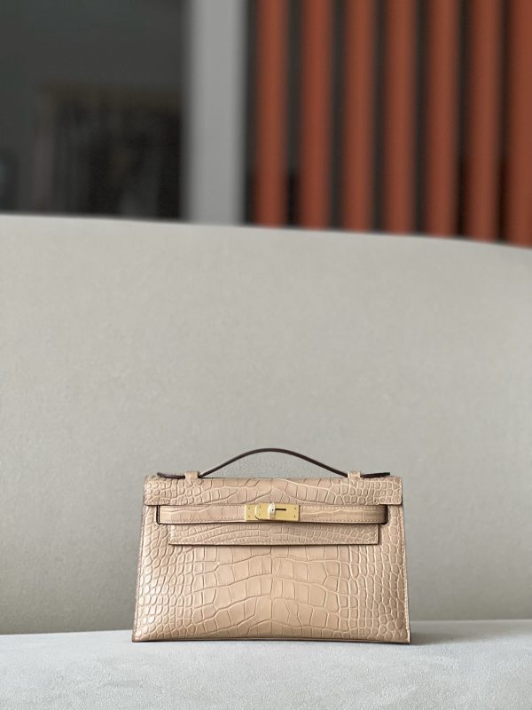 Kelly Pochette Alligator Chai (0M) Gold Hardware