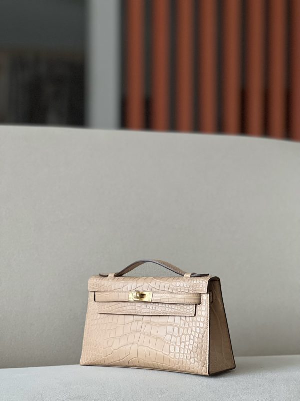 Kelly Pochette Alligator Chai (0M) Gold Hardware - Image 2