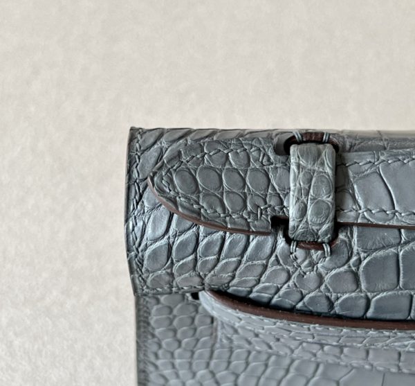 Kelly Pochette Alligator Gris Asphalte (M8) Palladium Hardware - Image 10