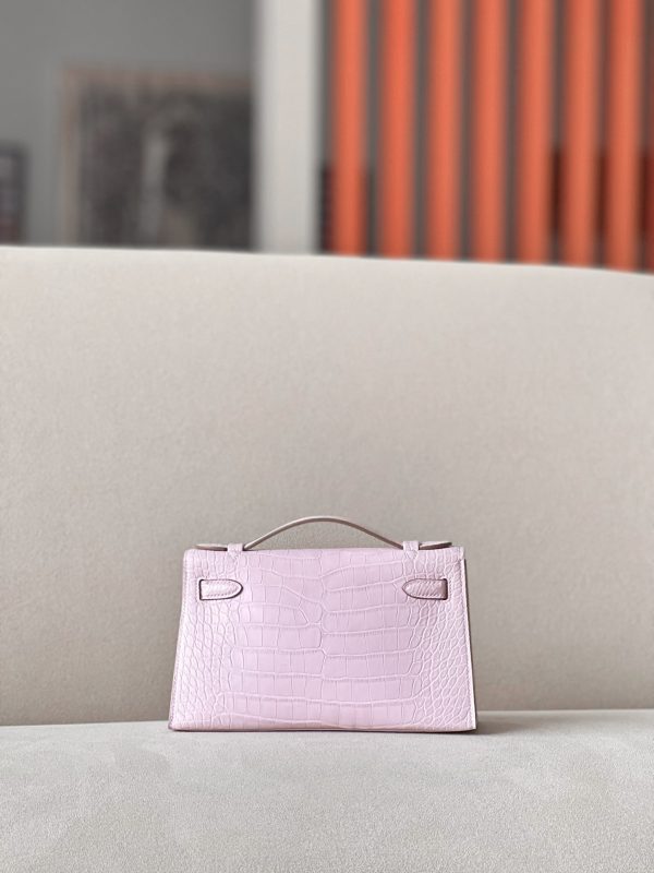 Kelly Pochette Matte Alligator Mauve Pale (09) Palladium Hardware - Image 3