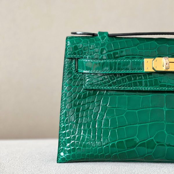 Kelly Pochette Shiny Alligator Vert Emeraude (6Q) Gold Hardware - Image 11