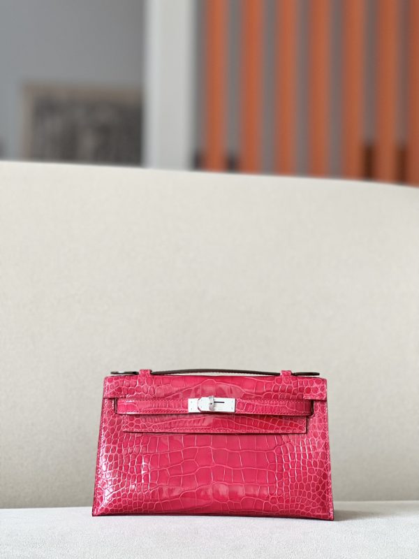 Kelly Pochette Alligator Rose Extreme (I6) Palladium Hardware