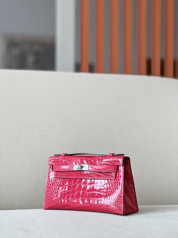 Kelly Pochette Alligator Rose Extreme (I6) Palladium Hardware - Image 3
