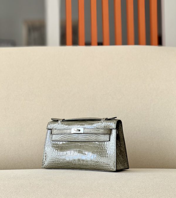 Kelly Pochette Alligator Gris Tourterelle (81) Palladium Hardware - Image 3