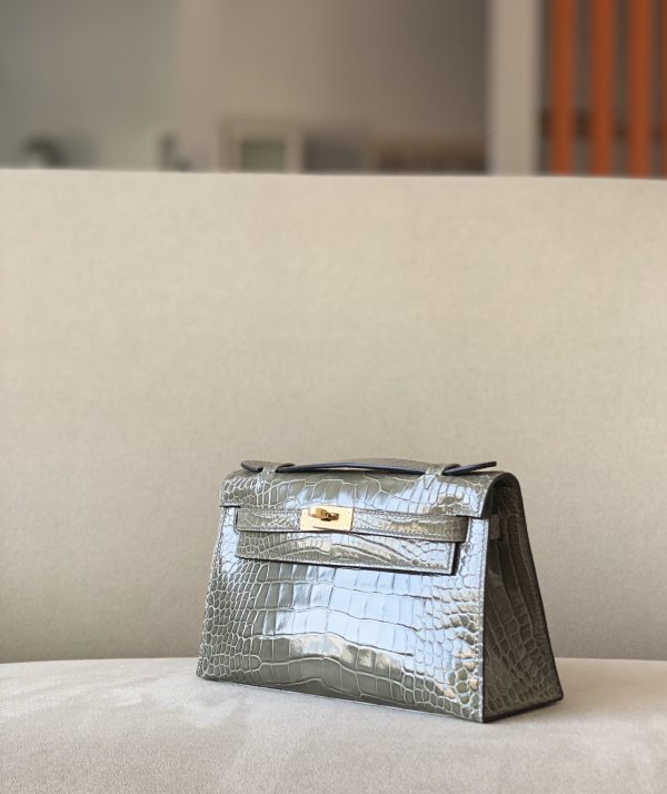 Kelly Pochette Alligator Gris Tourterelle (81) Gold Hardware - Image 2