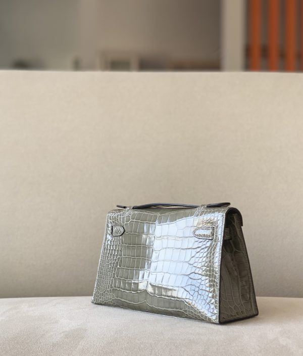 Kelly Pochette Alligator Gris Tourterelle (81) Gold Hardware - Image 3