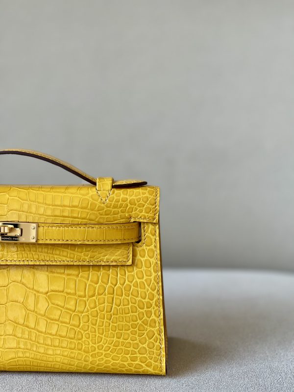 Kelly Pochette Alligator Jaune Amber (9D) Gold Hardware - Image 11