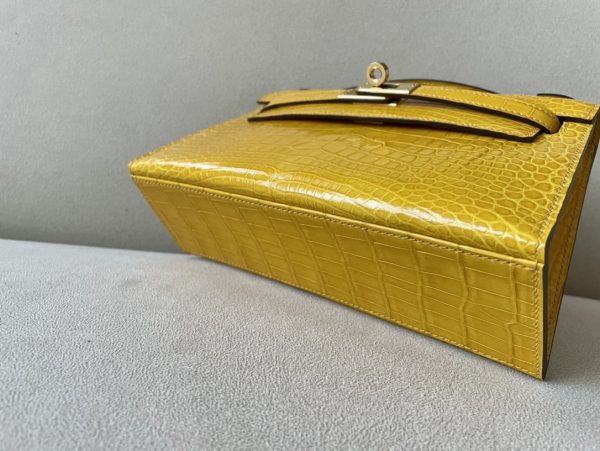 Kelly Pochette Alligator Jaune Amber (9D) Gold Hardware - Image 4