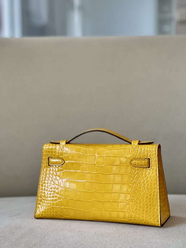 Kelly Pochette Alligator Jaune Amber (9D) Gold Hardware - Image 2