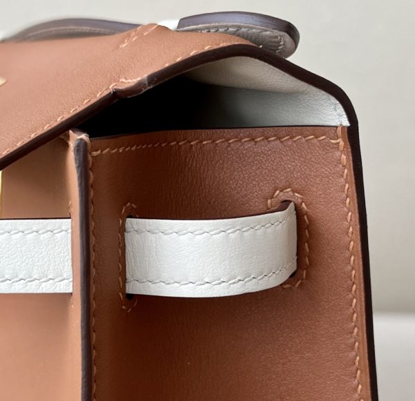Kelly Pochette HSS Swift Gold(37) And Craie(10)Gold Hardware - Image 5